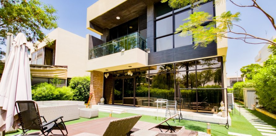 Villa asukohaga DAMAC Hills (Akoya by DAMAC), Dubai, AÜE: 5 magamistoaga, 640.01 m² Nr 739297