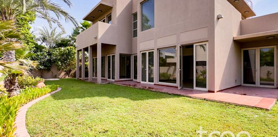 Villa asukohaga Arabian Ranches, Dubai, AÜE: 3 magamistoaga, 342.53 m² Nr 739300