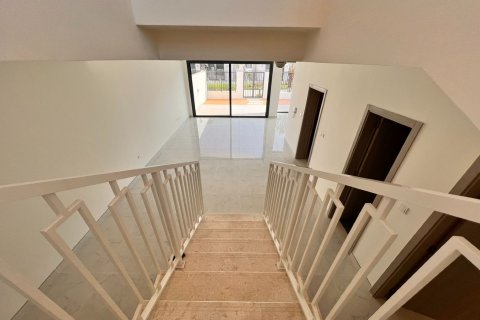 Kaupunkipientalo Ras Al Khaimah, Arabiemiraatit 3 makuuhuonetta, 237 m2 № 735227 - kuva 6