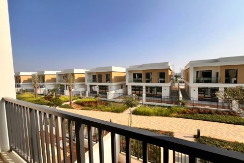 Kaupunkipientalo Ras Al Khaimah, Arabiemiraatit 3 makuuhuonetta, 237 m2 № 735227 - kuva 12