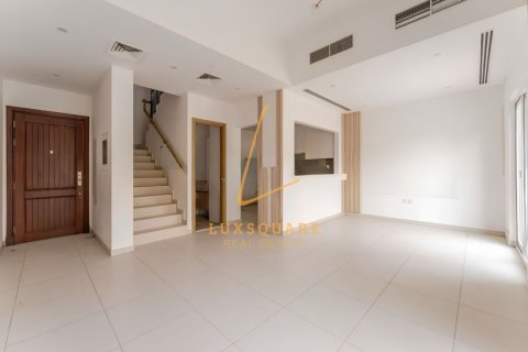 Вилла Dubai Land, Дубай, БАӘ-да 3 жатын бөлмелер, 161 м² № 763386 - фото 2