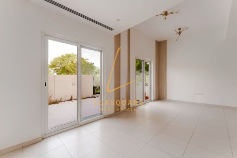 וילה ב Dubai Land, Dubai, איחוד האמירויות 3 חדרי שינה, 161 מ