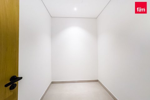 Huoneisto Business Bay, Dubai, Arabiemiraatit 3 makuuhuonetta, 142.9 m2 № 696790 - kuva 13