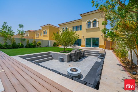 Вилла Дубай, БАӘ-да 4 жатын бөлмелер, 709.5 м² № 696789 - фото 3