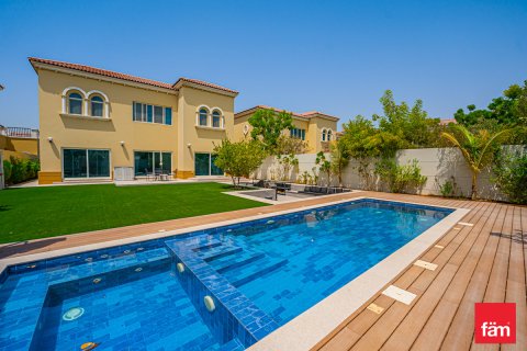 ویلا برای اجاره در Jumeirah Park، Dubai، امارات متحده عربی 4 خوابه ، 709.5 متر مربع ، شماره 696789 - تصویر 2