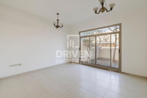 Villa til leie i Jumeirah, Dubai, Emiratene 4 soverom, 1862 kvm Nr. 654800 - Foto 9