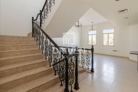 Villa til leie i Jumeirah, Dubai, Emiratene 4 soverom, 1862 kvm Nr. 654800 - Foto 2