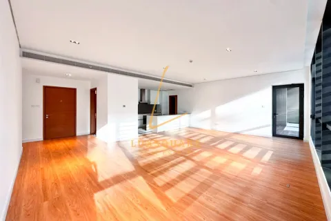 Huoneisto Al Wasl, Dubai, Arabiemiraatit 3 makuuhuonetta, 215 m2 № 726982