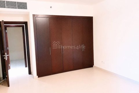 Appartement te huur in Al Furjan, Dubai, VAE 3 slaapkamers, 178 vr.m., nr 726970 - foto 4