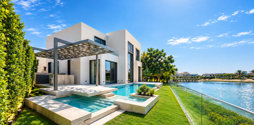 Jumeirah Islands, Dubai, UAE의 빌라 침실 4개, 883.79제곱미터 번호 762791