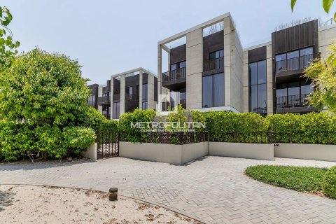 Villa para arrendamento em Jumeirah, Dubai, EAU 5 quartos, 585 m2 № 664197 - foto 16