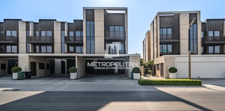 Villa em Jumeirah, Dubai, EAU 5 quartos, 585 m2 № 664197