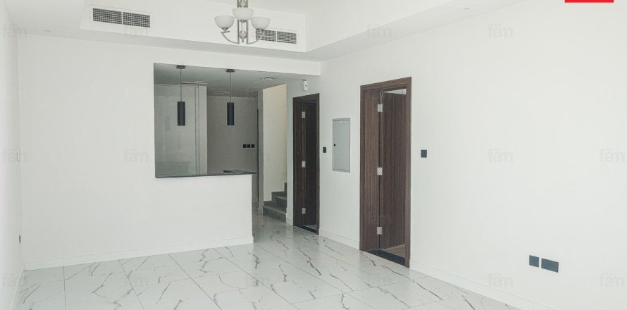 Shtëpi në qytet në Dubai, Emiratet e Bashkuara Arabe 4 dhoma gjumi, 187.2 m2. № 686132