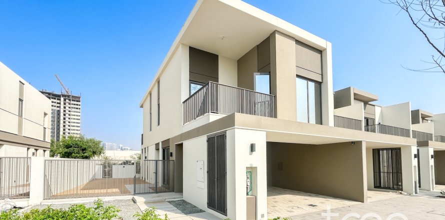 Ridamaja asukohaga Tilal Al Ghaf, Dubai, AÜE: 4 magamistoaga, 229.47 m² Nr 733569