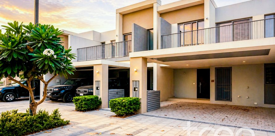Városi lakóépület itt: Tilal Al Ghaf, Dubai, EAE, 3 hálószoba, 199 m², azonosító: 733240