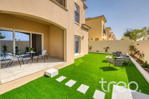 Adosado en alquiler en Dubai, EAU 4 dormitorios, 511.99 m2 № 733568 - foto 1