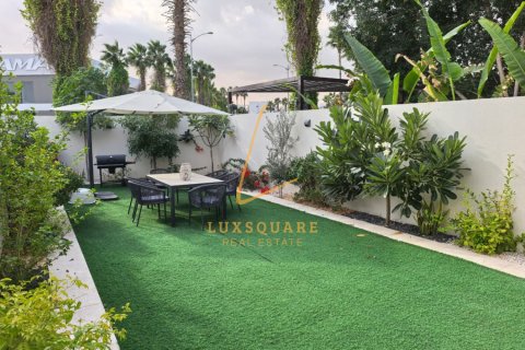Townhouse di DAMAC Hills (Akoya by DAMAC), Dubai, UEA 4 kamar tidur, 209 m2 nomor 705273 - foto 9