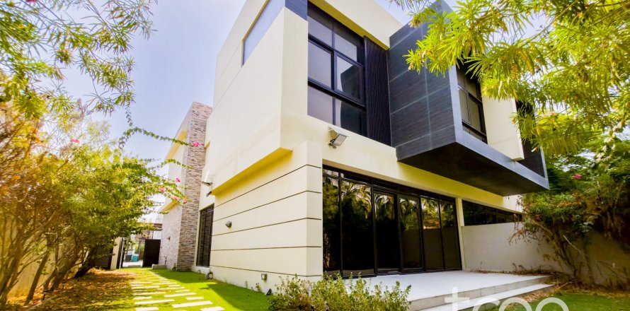טאונהאוס ב DAMAC Hills (Akoya by DAMAC), Dubai, איחוד האמירויות 3 חדרי שינה, 347.46 מ"ר מספר 739326