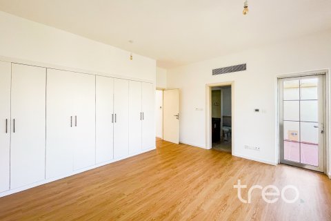 Снять в аренду виллу в The Springs, Дубай, ОАЭ 3 спальни, 228.17м2, № 739329 - фото 3