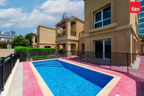 Villa en alquiler en Dubai, EAU 4 dormitorios, 367.4 m2 № 634814 - foto 1