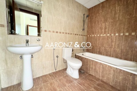 Apartament në Jumeirah Lake Towers, Dubai, Emiratet e Bashkuara Arabe 1 dhomë gjumi, 89 m2. № 678110 - Foto 23