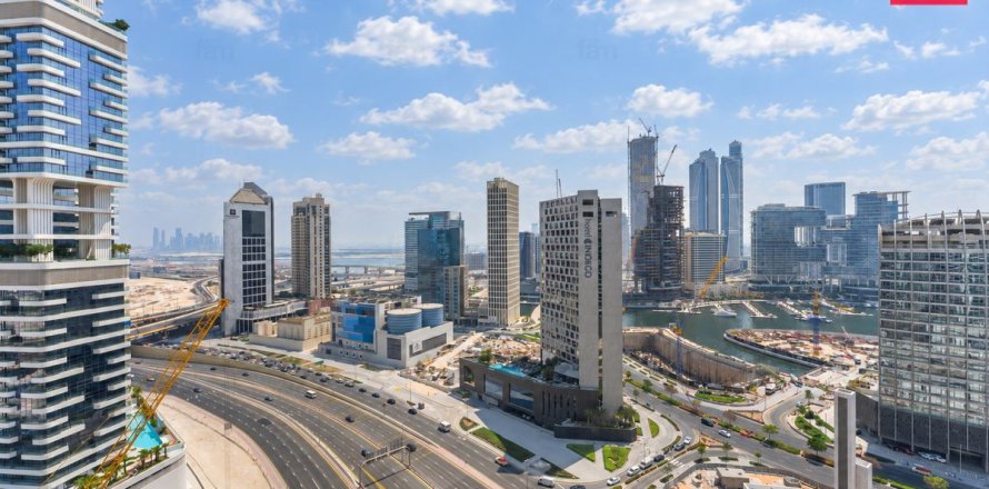 Apartamento en Downtown Dubai (Downtown Burj Dubai), Dubai, EAU 3 dormitorios, 194.6 m² № 769173