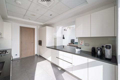 Al Satwa, Dubai, संयुक्त अरब अमीरात में अपार्टमेंट, 3 बेडरूम, 18 वर्ग मीटर, संख्या 700110 - फ़ोटो 4