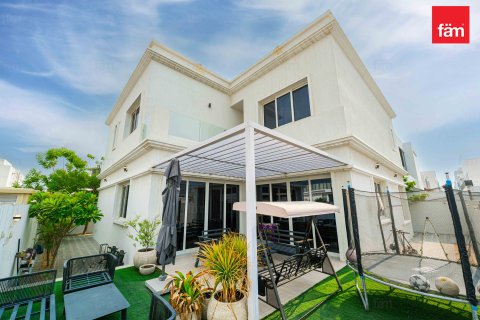 Vilă de vânzare în Dubai, EAU 5 dormitoare, 464.8 mp. №738955 - poză 29