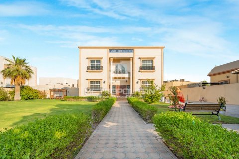 Villa itt: Al Barsha, Dubai, EAE, 5 hálószoba, 762 m², azonosító: 664483 - fénykép 10