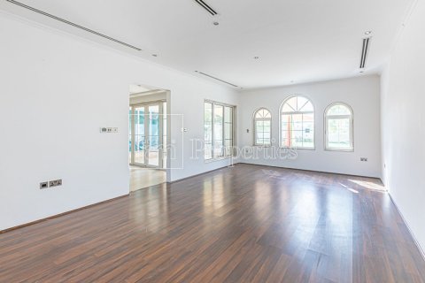 Üürile anda villa asukohaga Dubai, AÜE: 3 magamistoaga, 680 m² Nr 638326 - pilt 7