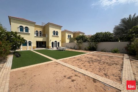 Üürile anda villa asukohaga Dubai, AÜE: 3 magamistoaga, 680 m² Nr 638326 - pilt 14