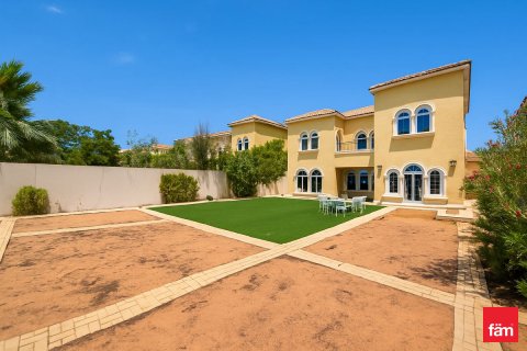 Üürile anda villa asukohaga Dubai, AÜE: 3 magamistoaga, 680 m² Nr 638326 - pilt 1