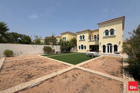 Üürile anda villa asukohaga Dubai, AÜE: 3 magamistoaga, 680 m² Nr 638326 - pilt 15