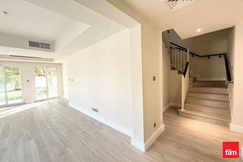 Вилла Дубай, БАӘ-да 3 жатын бөлмелер, 488.2 м² № 638320 - фото 4