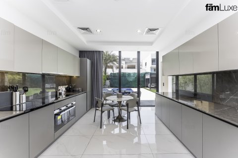 Vilë në Jumeirah Park, Dubai, Emiratet e Bashkuara Arabe 5 dhoma gjumi, 591.7 m2. № 638324 - Foto 9