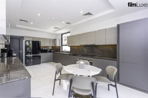Vilë në Jumeirah Park, Dubai, Emiratet e Bashkuara Arabe 5 dhoma gjumi, 591.7 m2. № 638324 - Foto 11