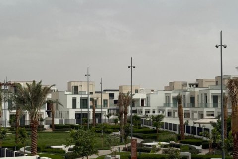 Apartamento en Arabian Ranches 3, Dubai, EAU 4 dormitorios, 516 m² № 694900