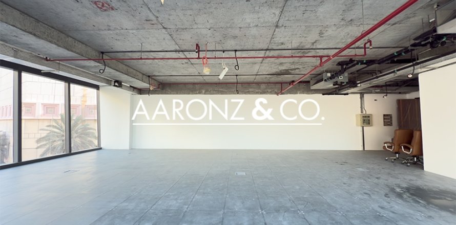 Oficiu în Bur Dubai, Dubai, EAU 82.4 mp.  №670757