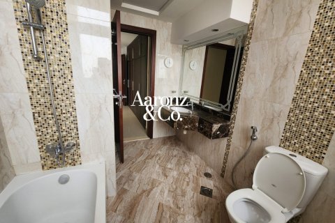 Apartament de închiriat în Arjan, Dubai, EAU 3 dormitoare, 187 mp.  №670759 - poză 15