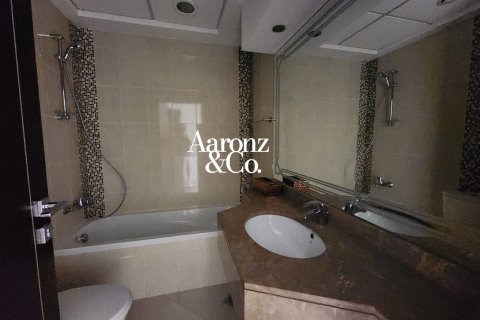 Apartament de închiriat în Arjan, Dubai, EAU 3 dormitoare, 187 mp.  №670759 - poză 19