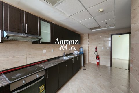 Apartament de închiriat în Arjan, Dubai, EAU 3 dormitoare, 187 mp.  №670759 - poză 6