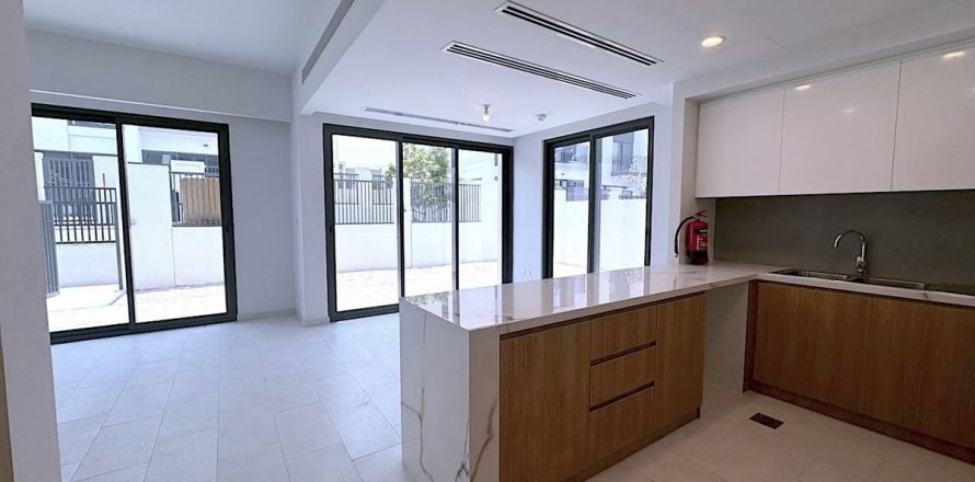 Villa em Dubai, EAU 4 quartos, 245.1 m2 № 736983