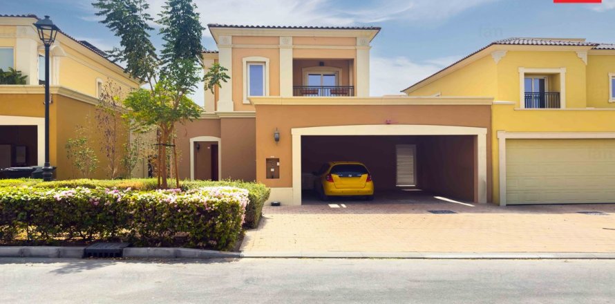Villa asukohaga Dubai, AÜE: 3 magamistoaga, 325.2 m² Nr 763344