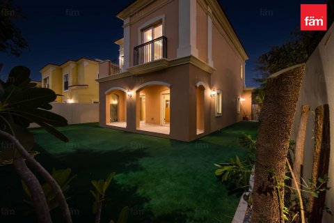 Üürile anda villa asukohaga Dubai, AÜE: 3 magamistoaga, 325.2 m² Nr 763344 - pilt 15