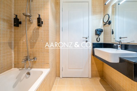 Apartamento en alquiler en Dubai Sports City, Dubai, EAU 2 dormitorios, 129.9 m2 № 670689 - foto 10