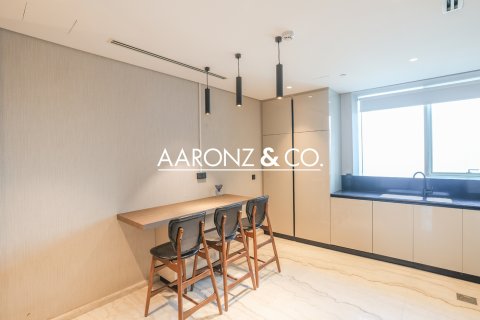 Снять в аренду пентхаус в Бизнес-Бэй, Дубай, ОАЭ 4 спальни, 731.8м2, № 670691 - фото 15