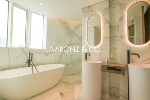 Снять в аренду пентхаус в Бизнес-Бэй, Дубай, ОАЭ 4 спальни, 731.8м2, № 670691 - фото 16