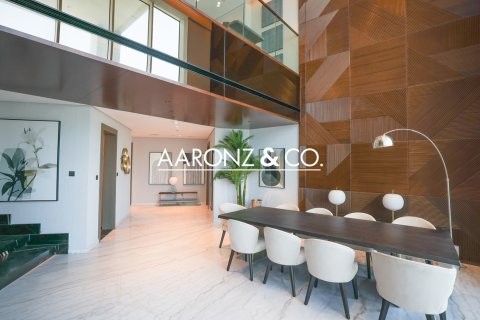 Снять в аренду пентхаус в Бизнес-Бэй, Дубай, ОАЭ 4 спальни, 731.8м2, № 670691 - фото 4