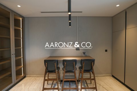 Снять в аренду пентхаус в Бизнес-Бэй, Дубай, ОАЭ 4 спальни, 731.8м2, № 670691 - фото 10