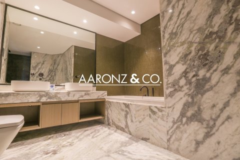 Снять в аренду пентхаус в Бизнес-Бэй, Дубай, ОАЭ 4 спальни, 731.8м2, № 670691 - фото 21